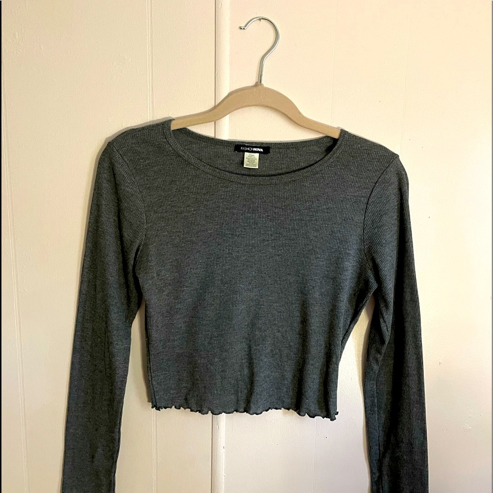 Fashion Nova long sleeve shirt.
